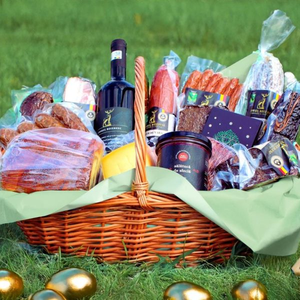 Coș de Paște Ospăț din Codru cu carne, cozonac, pască și vin tradițional